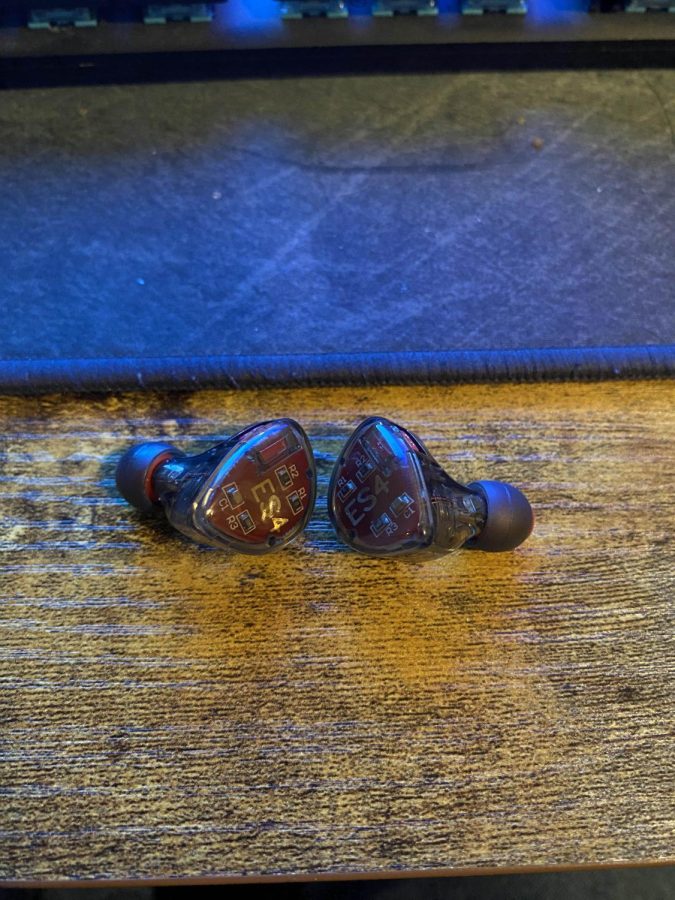 My+first+pair+of+In+Ear+Monitors%3A+KZ+ES4s%0A%0APhoto+by+Alexander+Blaide